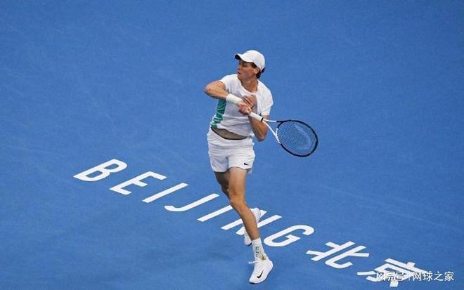 她们始终坚 她们始终坚