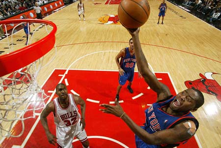 足球赛事中 足球赛事中