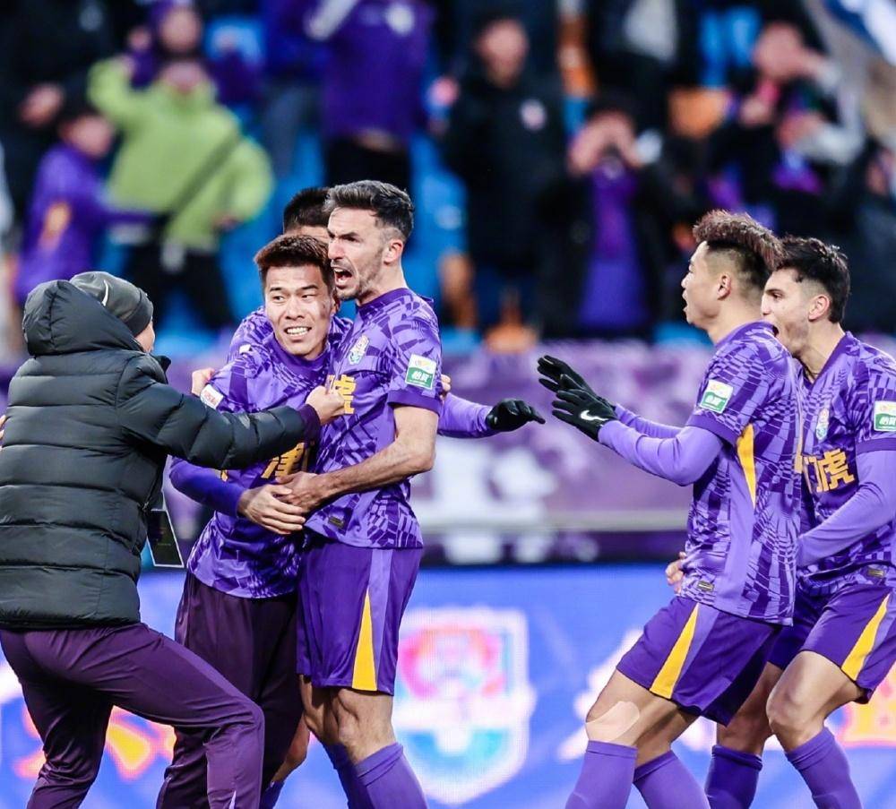 皮球应声入 皮球应声入