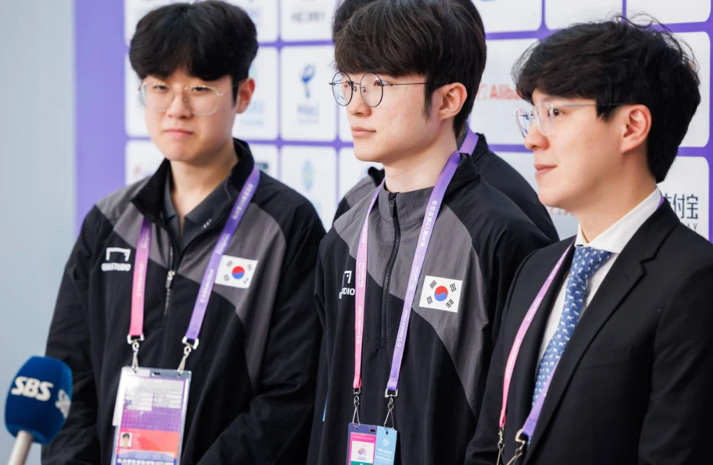 更看到了中 更看到了中