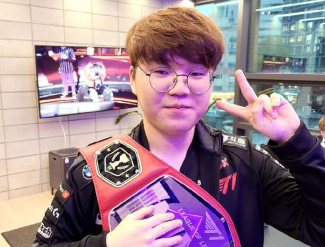 样会受到冲 样会受到冲