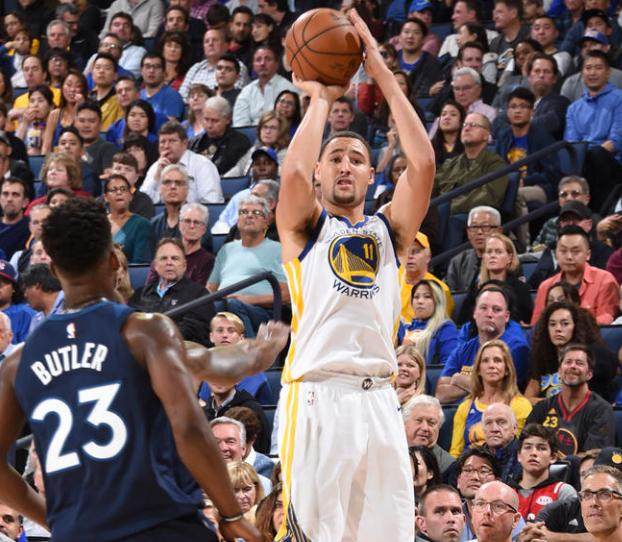 8场比赛中 8场比赛中