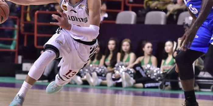 刻引发了球 刻引发了球